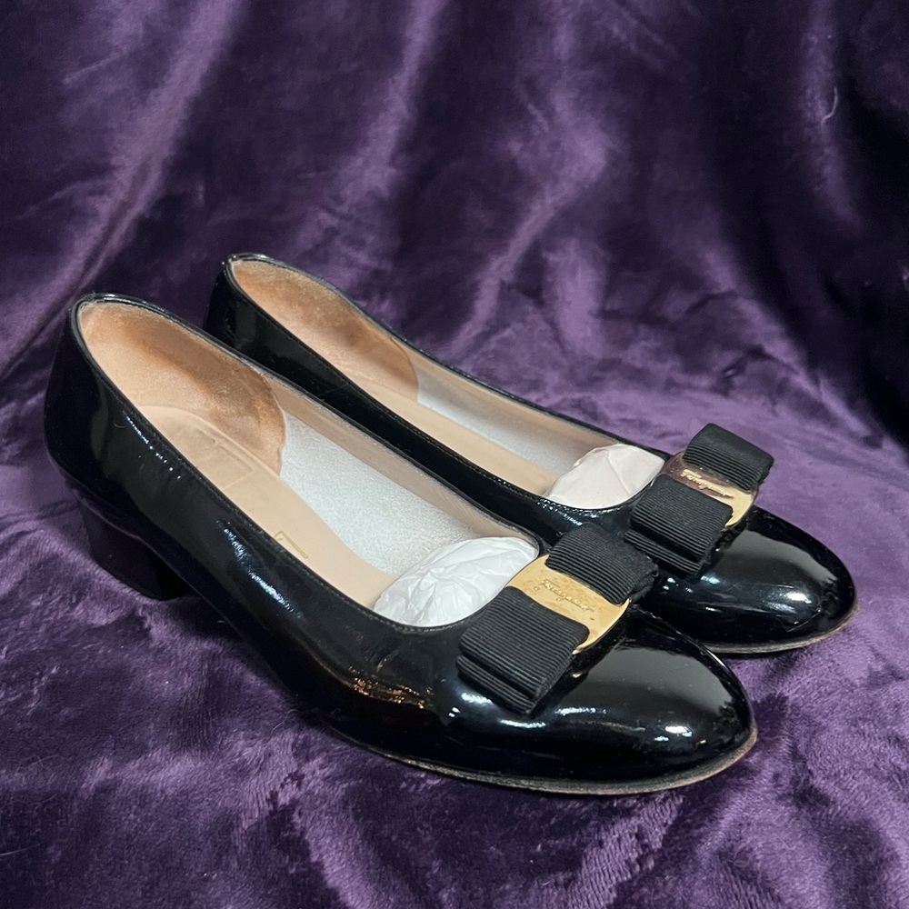 SALVATORE FERRAGAMO | Women's Vintage Black Leather Bow Flats | 6